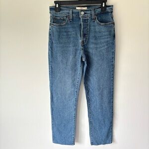 Levi’s Wedgie Straight Jeans Medium Wash Denim High Waist Raw Hem